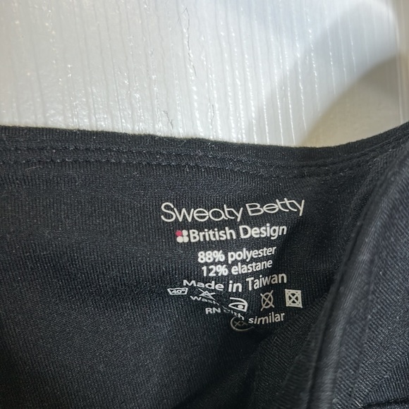 Sweaty Betty Black Capri Leggings Size XXS Tulip Hem - Picture 3 of 5